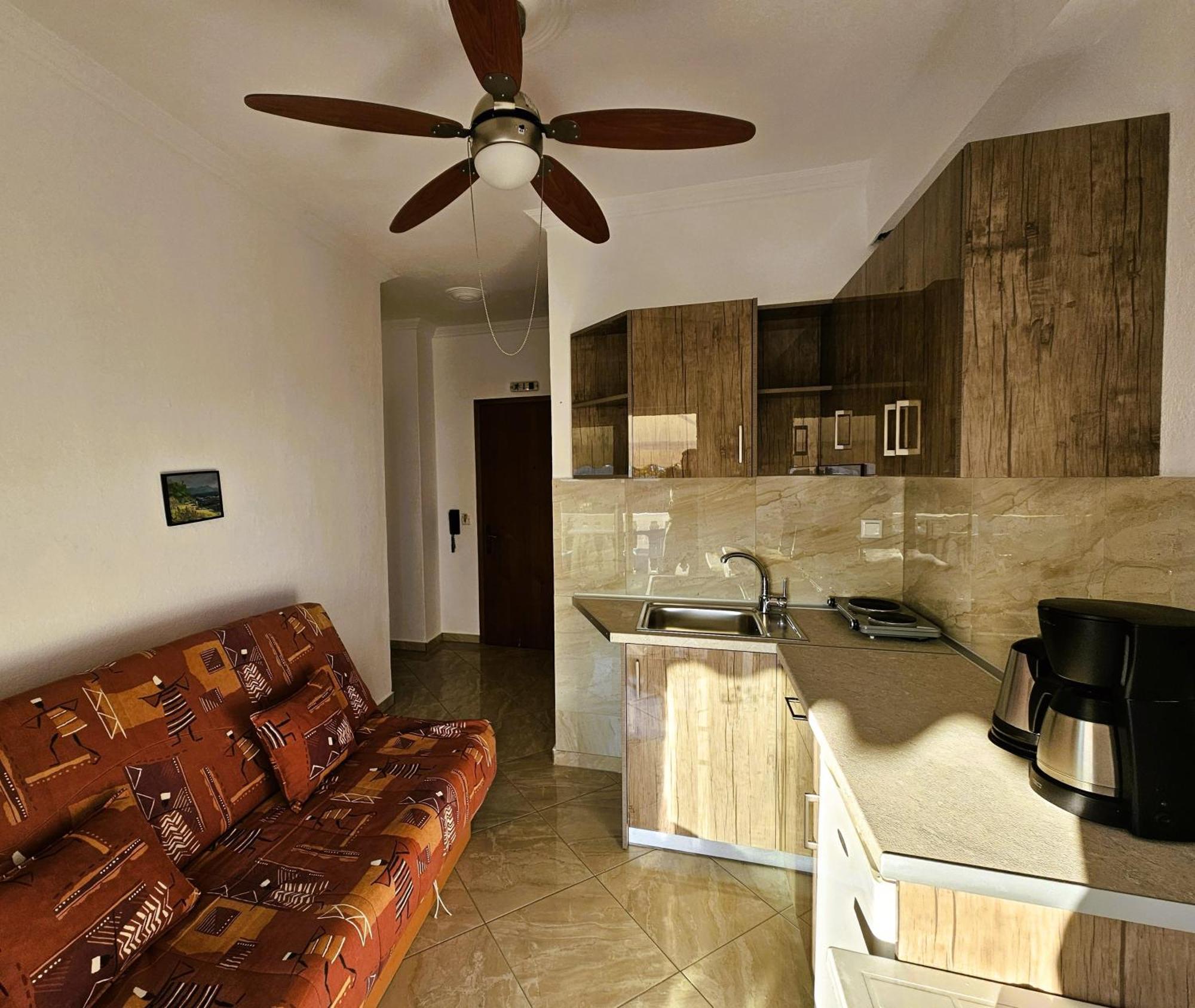 Leonidas Apartments Néa Péramos Zewnętrze zdjęcie